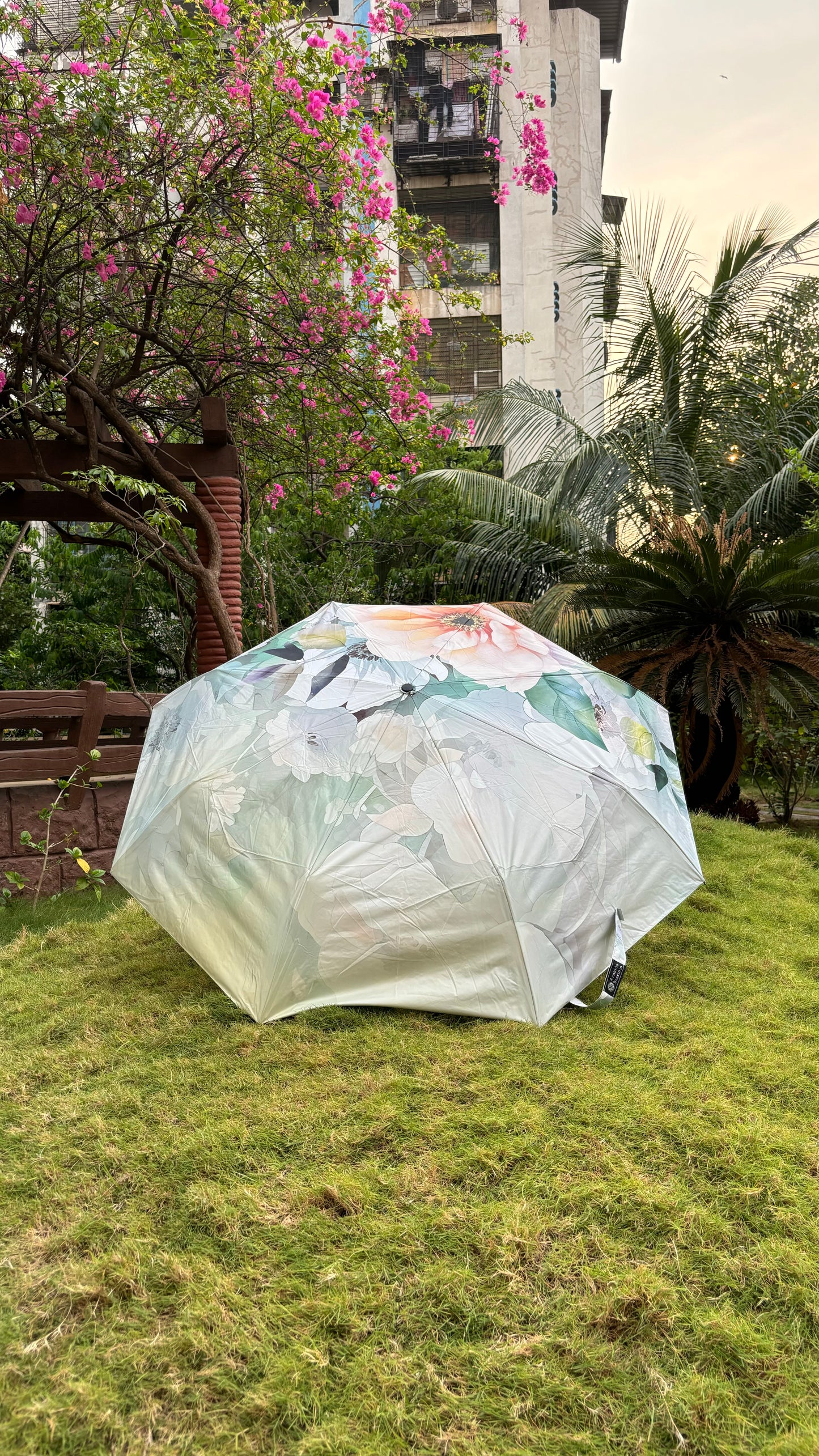 Fully Automatic Jainsons Digital Print Luxe 3 Fold Umbrella | Flora White| Timeless Art