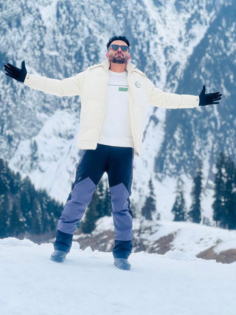JAG Mt. Kailash Series Trekking & Hiking Pants | Snow Proof | Fleece Inside | Unisex Design | Bonded Fleeced Fabric | Snow Trekking Pants | Triple Layered Fabric | Black Grey
