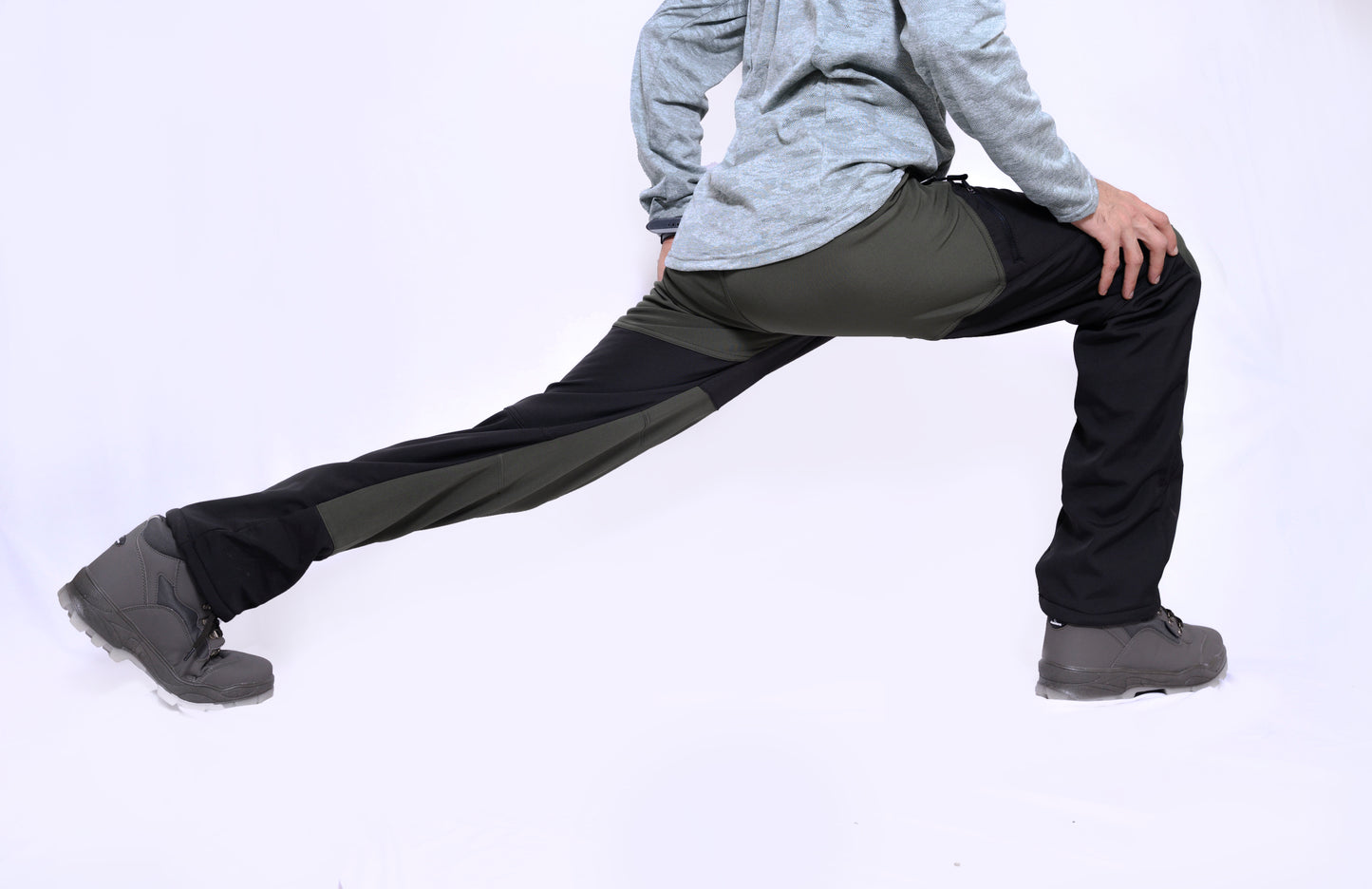 JAG Mt. Kailash Series Trekking & Hiking Pants | Snow Proof | Fleece Inside | Unisex Design | Bonded Fleeced Fabric | Snow Trekking Pants | Triple Layered Fabric | Black Grey
