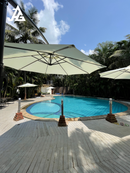 2.7m./9ft. Diameter Luxury Round Side Pole Umbrella